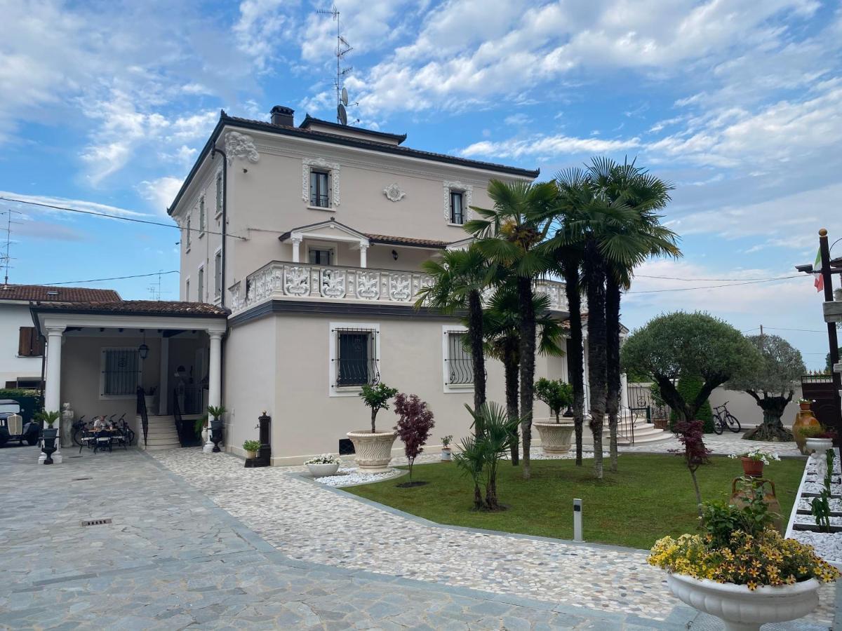 B&B Stazione Don Camillo Brescello Eksteriør bilde