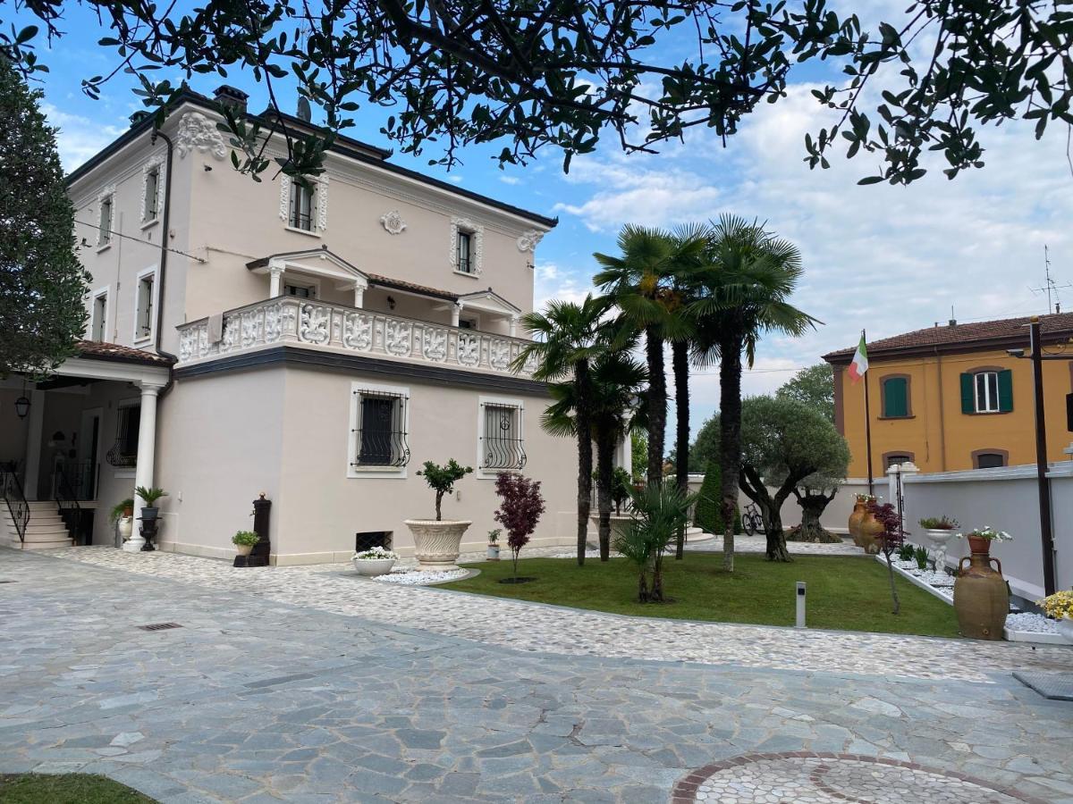B&B Stazione Don Camillo Brescello Eksteriør bilde